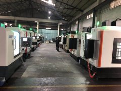 闆式家具設備(bei)之廣東廠家：封(fēng)邊機開料機數(shu)控的展示